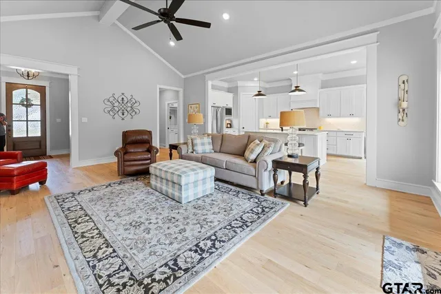 $389,900 | 416 Deer Point Cove, Chandler, TX 75758