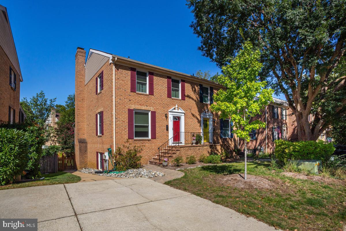 213 Georgetown Road Annapolis, MD 21403 - Photo 3 of 14 Gallery Image 3