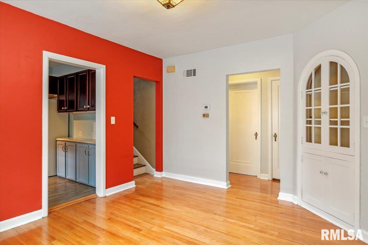 2043 South 4th Street Springfield, IL 62703 - Photo 4 of 34