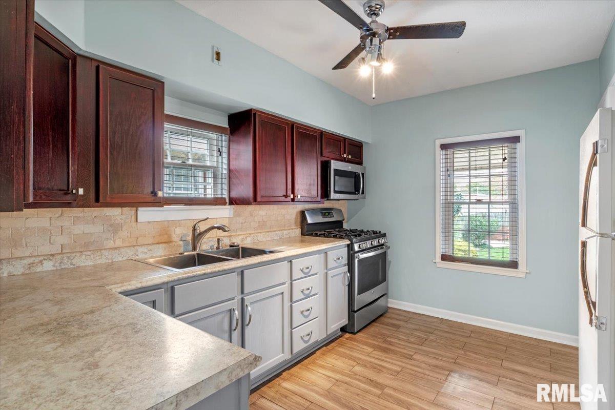 2043 South 4th Street Springfield, IL 62703 - Photo 5 of 34