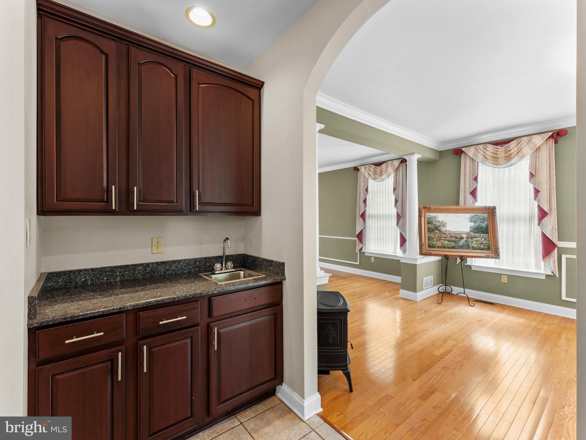 746 Kelli Lane Springfield, PA 19064 - Photo 14 of 41 Elegant kitchen nook with Butler's pantry.