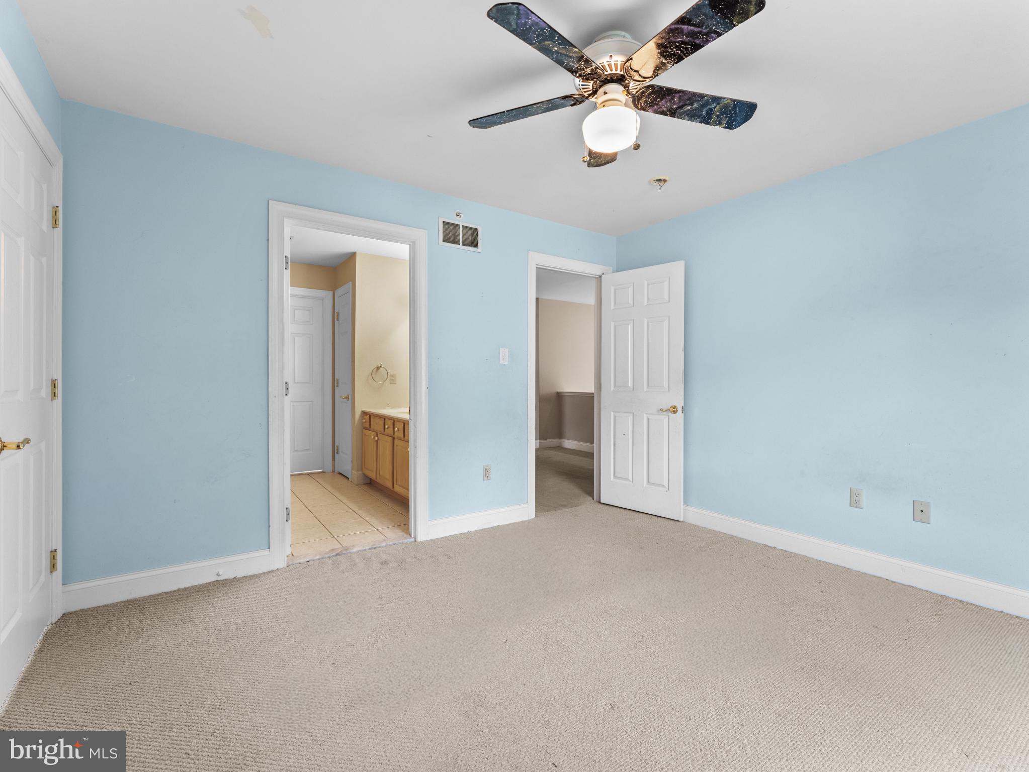 746 Kelli Lane Springfield, PA 19064 - Photo 29 of 41 Large Walk in Closet in Bedroom #3