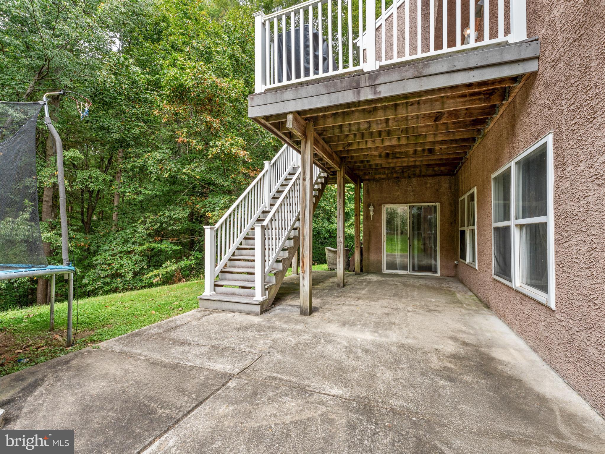 746 Kelli Lane Springfield, PA 19064 - Photo 38 of 41 Spacious outdoor retreat with lush greenery.