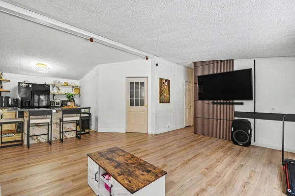 $289,900 | 710 Edgecreek Drive, Wayland, MI 49348