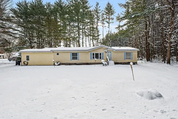 $289,900 | 710 Edgecreek Drive, Wayland, MI 49348