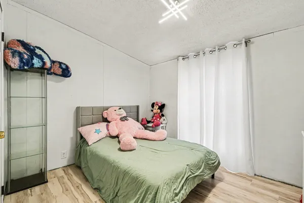 $289,900 | 710 Edgecreek Drive, Wayland, MI 49348