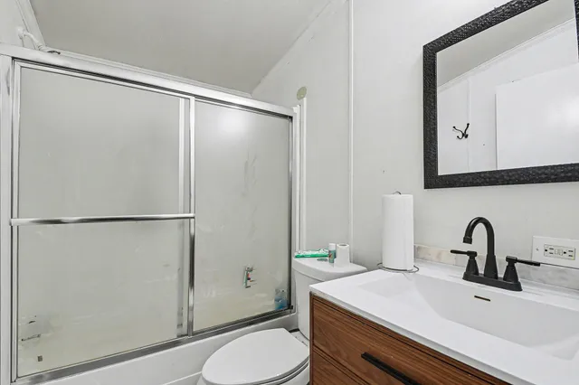 $299,900 | 710 Edgecreek Drive, Wayland, MI 49348