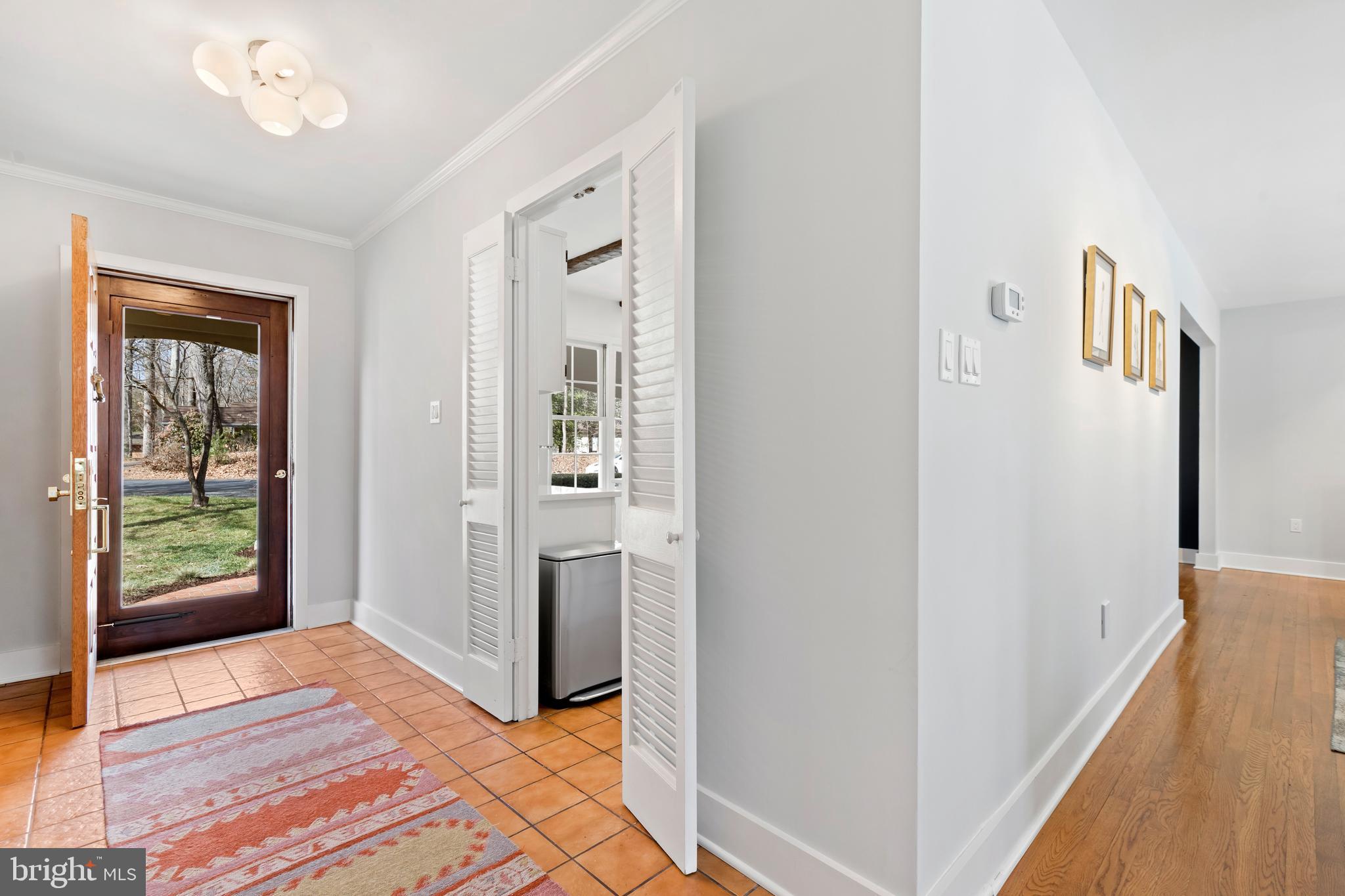 2509 Goldcup Lane Reston, VA 20191 - Photo 5 of 43 Foyer and kitchen entry