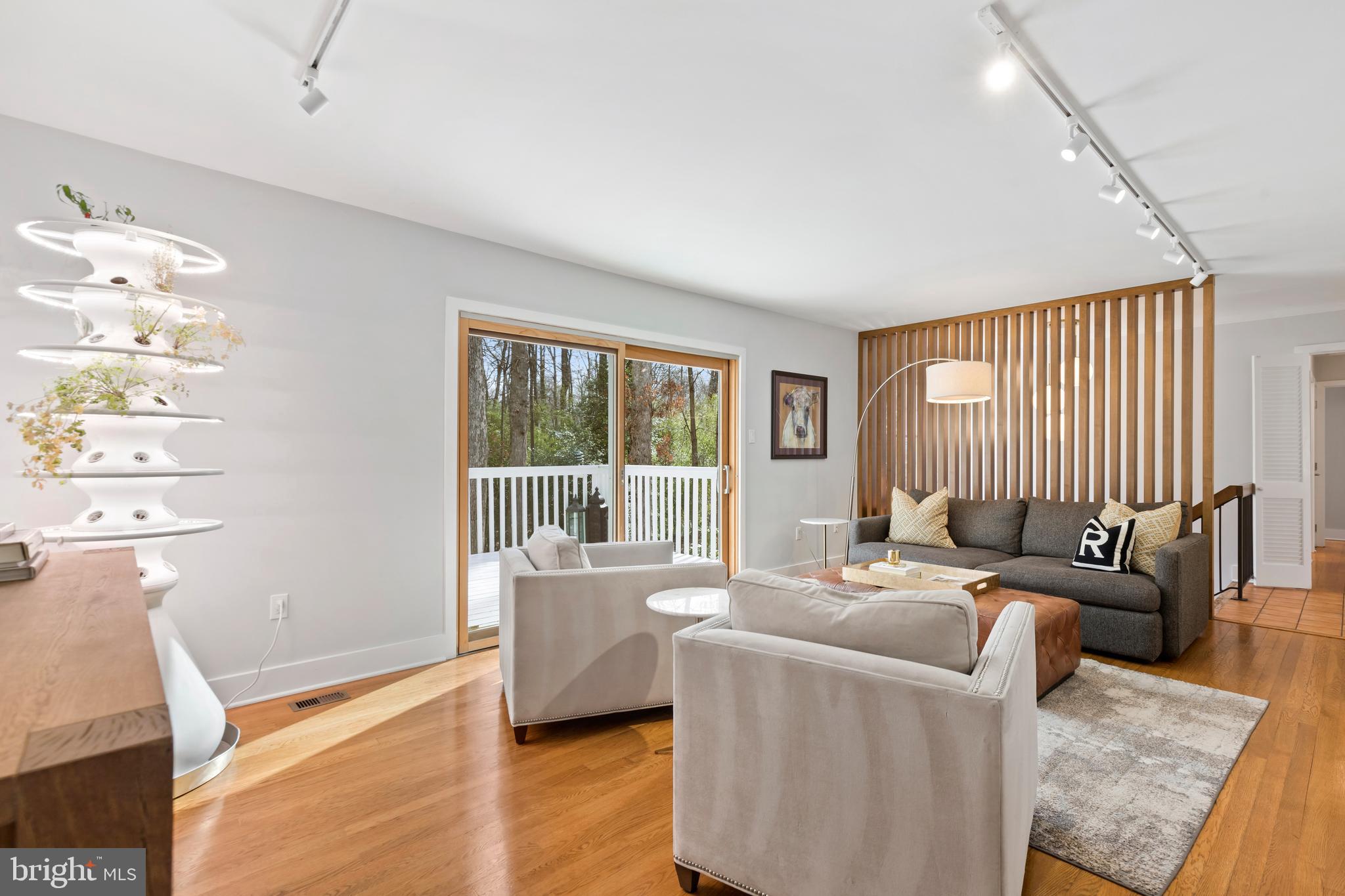 2509 Goldcup Lane Reston, VA 20191 - Photo 8 of 43 Living room with outside deck