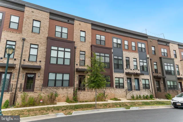 $1,025,000 | 3533 Bellflower Lane, Rockville, MD 20852