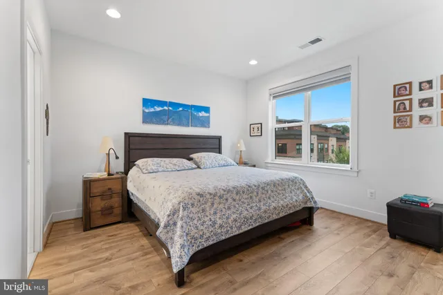 $1,025,000 | 3533 Bellflower Lane, Rockville, MD 20852