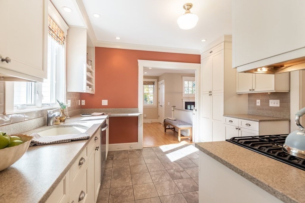 274 Marrett Road Lexington, MA 02421 - Photo 11 of 36