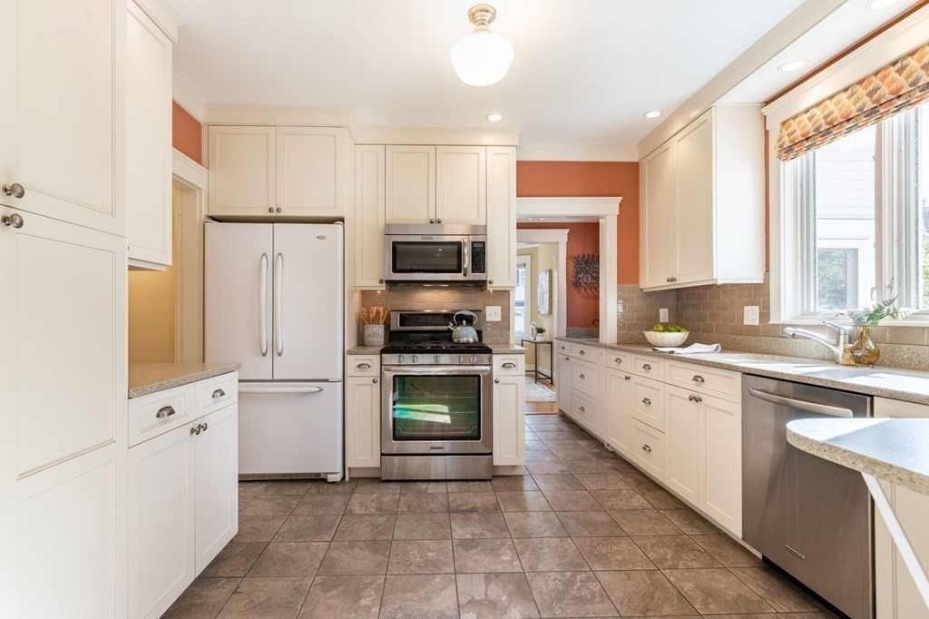 274 Marrett Road Lexington, MA 02421 - Photo 12 of 36
