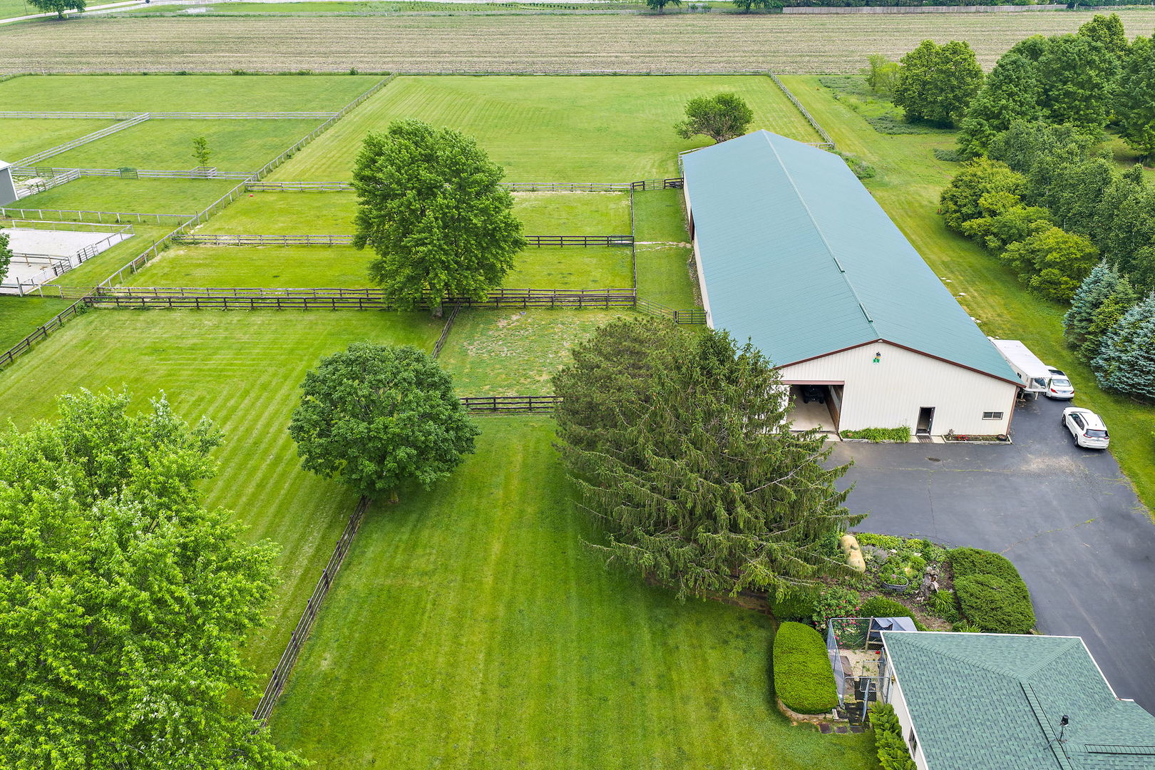 12-n185 Muirhead Road Elgin, IL 60124 - Photo 3 of 52