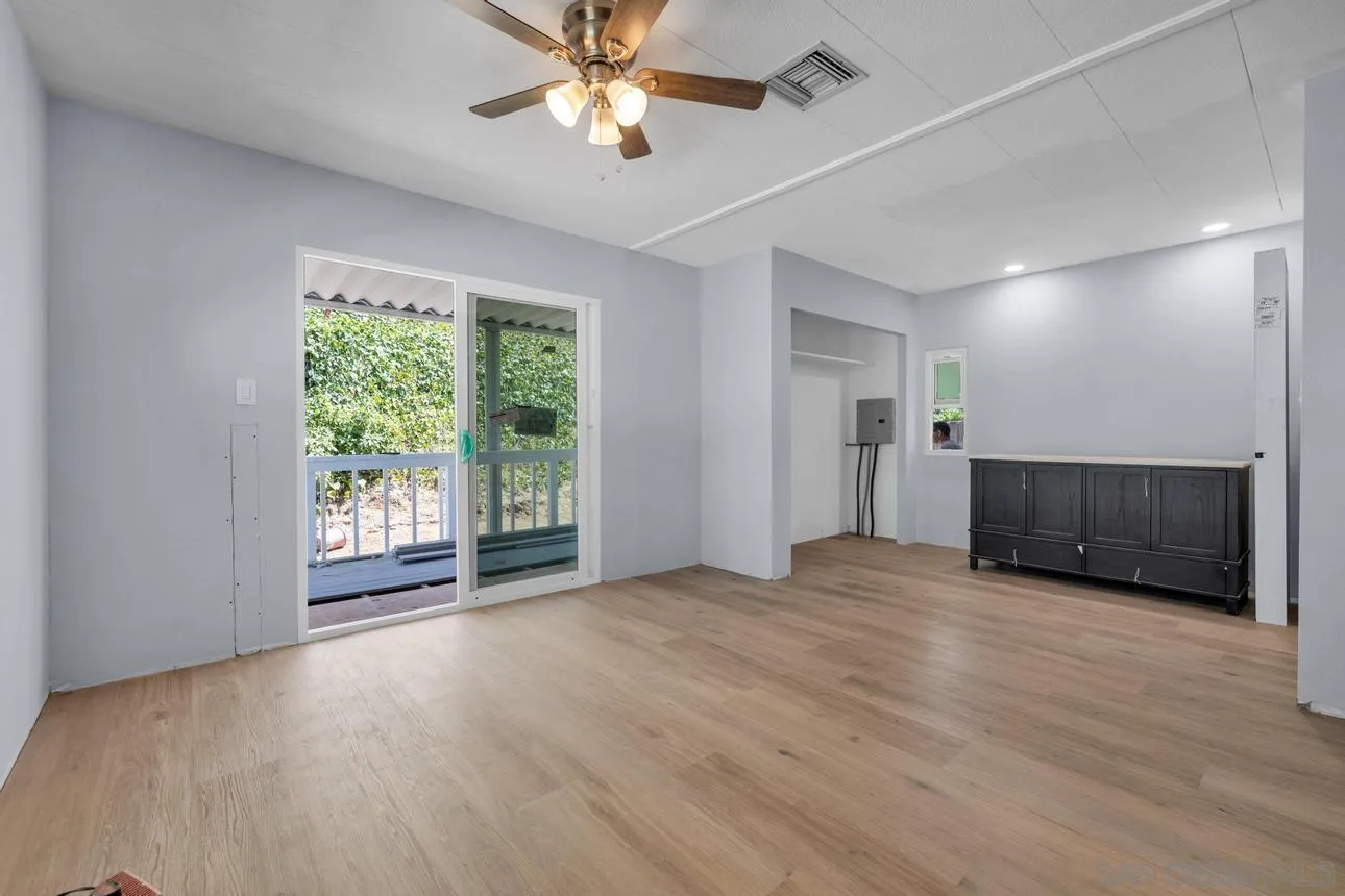 4912.5 Old Cliffs Road San Diego, CA 92120 - Photo 8 of 19 Gallery Image 8