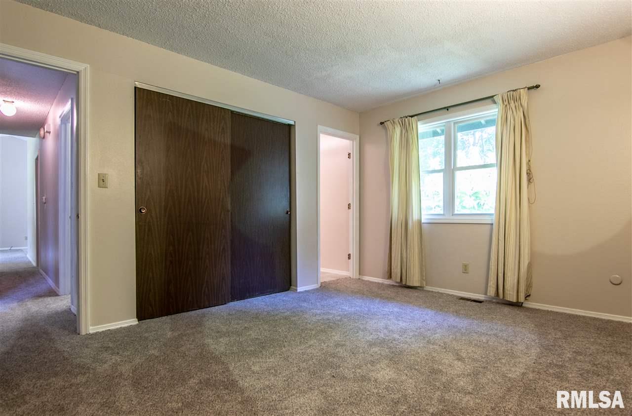 10 Leeds Drive Springfield, IL 62702 - Photo 2 of 9