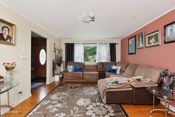 $435,000 | 500 Acre Drive, Guilderland, NY 12303