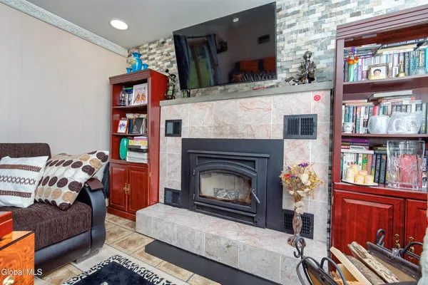 $435,000 | 500 Acre Drive, Guilderland, NY 12303