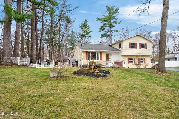$435,000 | 500 Acre Drive, Guilderland, NY 12303
