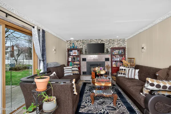 $435,000 | 500 Acre Drive, Guilderland, NY 12303