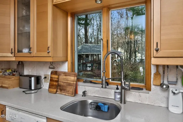 $435,000 | 500 Acre Drive, Guilderland, NY 12303