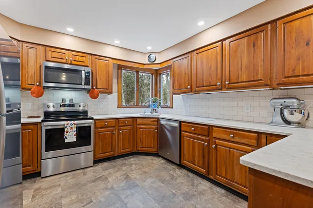 $655,000 | 183 Loon Cove Lane, Winthrop, ME 04364