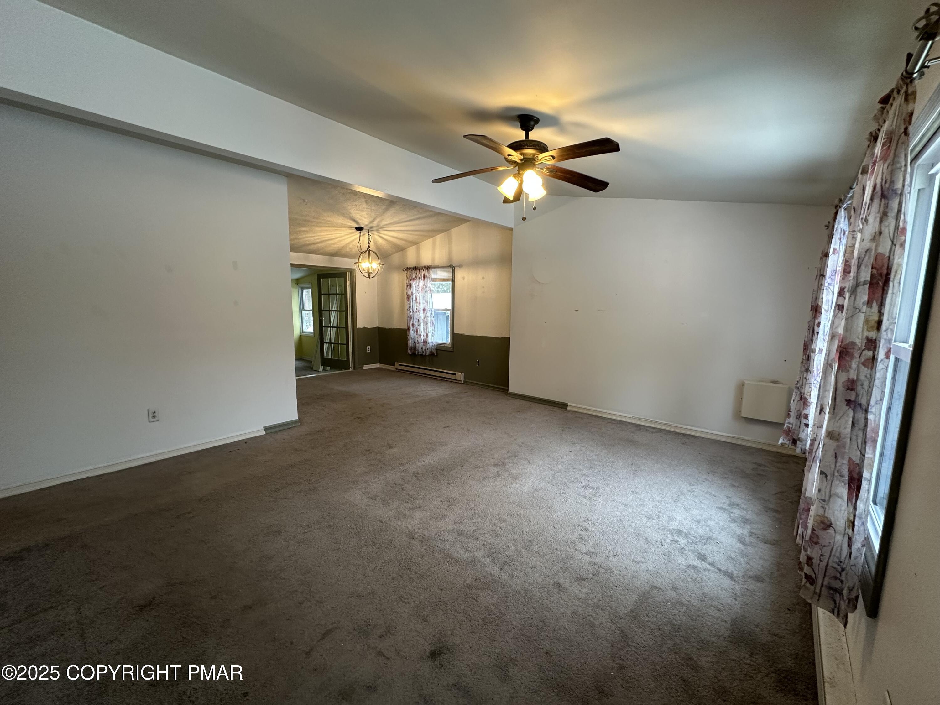 492 Mountain Road Albrightsville, PA 18210 - Photo 7 of 23 Living Room