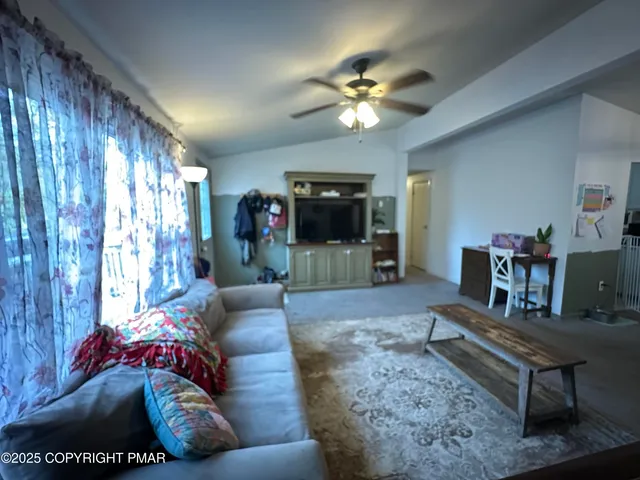 $190,000 | 492 Mountain Road, Albrightsville, PA 18210