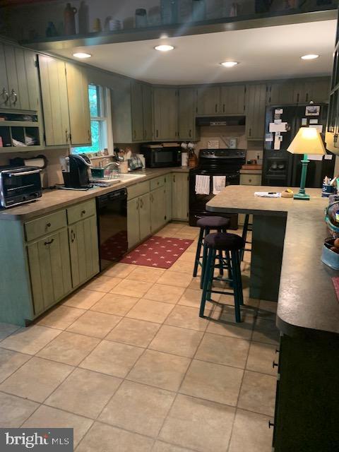 1694 Cedar Top Road Reading, PA 19607 - Photo 9 of 48 Kitchen, DW, range and refrig