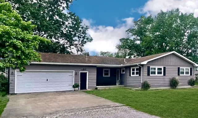 $218,500 | 407 South Washington Street, Sidney, IL 61877