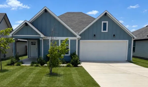 $1,995 | 204 Sweetwater Crk Lane, Hutto, TX 78634