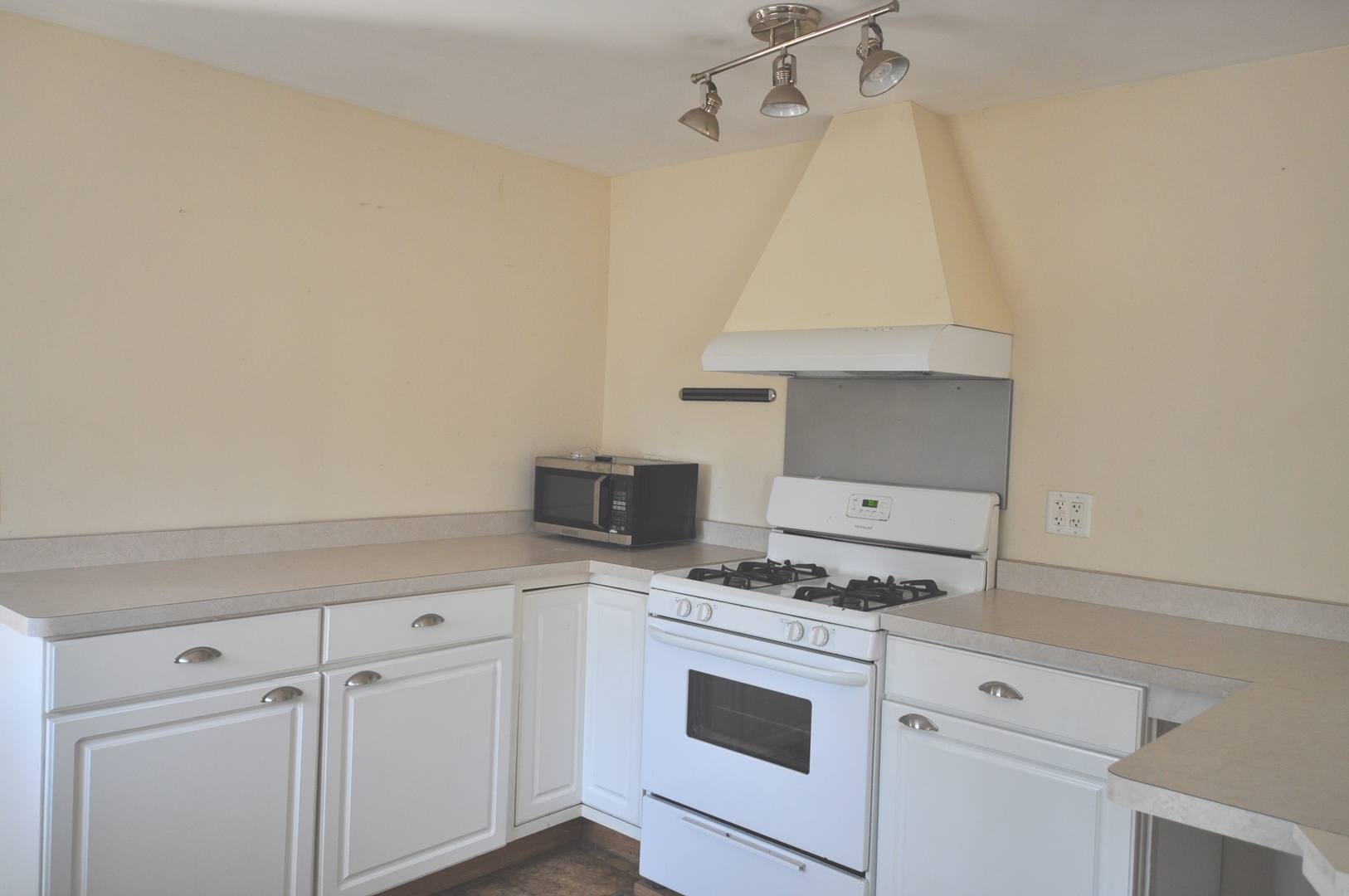 19006 West Edwards Road Antioch, IL 60002 - Photo 3 of 4