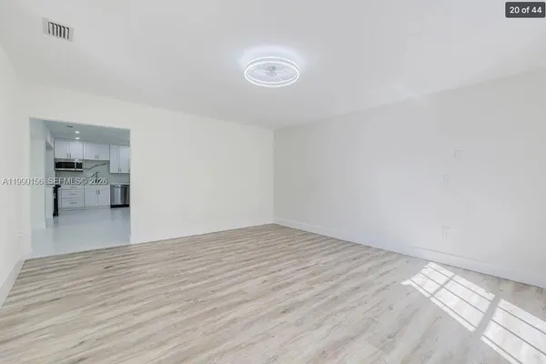 $4,000 | 865 West 72nd Place, Unit 865, Hialeah, FL 33014