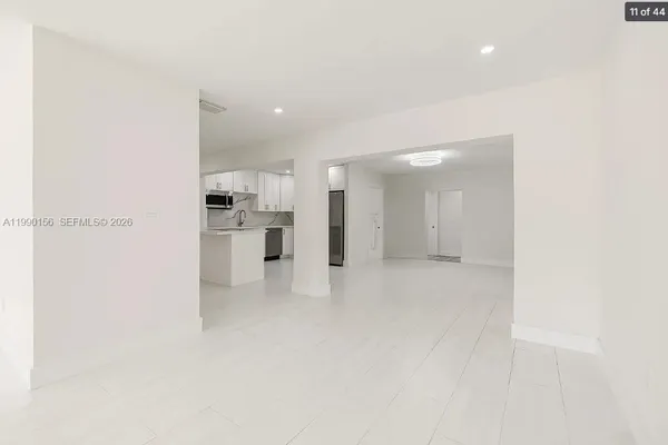 $4,000 | 865 West 72nd Place, Unit 865, Hialeah, FL 33014