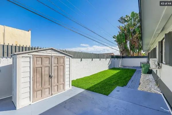 $4,000 | 865 West 72nd Place, Unit 865, Hialeah, FL 33014