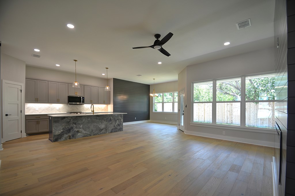 513 Conner Court Kerrville, TX 78028 - Photo 5 of 36