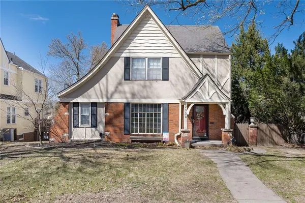 $299,900 | 2004 Ashland Avenue, St. Joseph, MO 64506