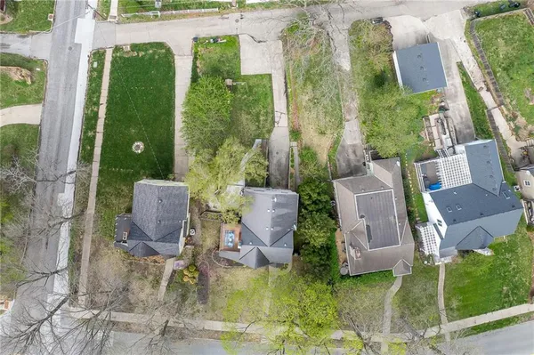 $299,900 | 2004 Ashland Avenue, St. Joseph, MO 64506
