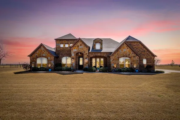 $624,900 | 8613 Tuscan Way, Godley, TX 76044