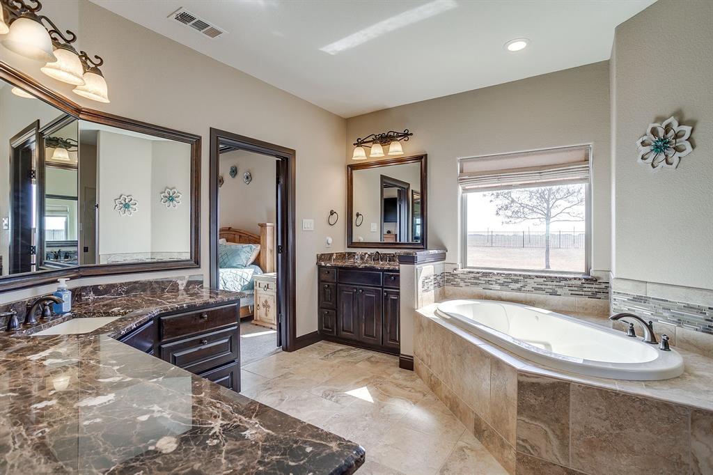 8613 Tuscan Way Godley, TX 76044 - Photo 23 of 40