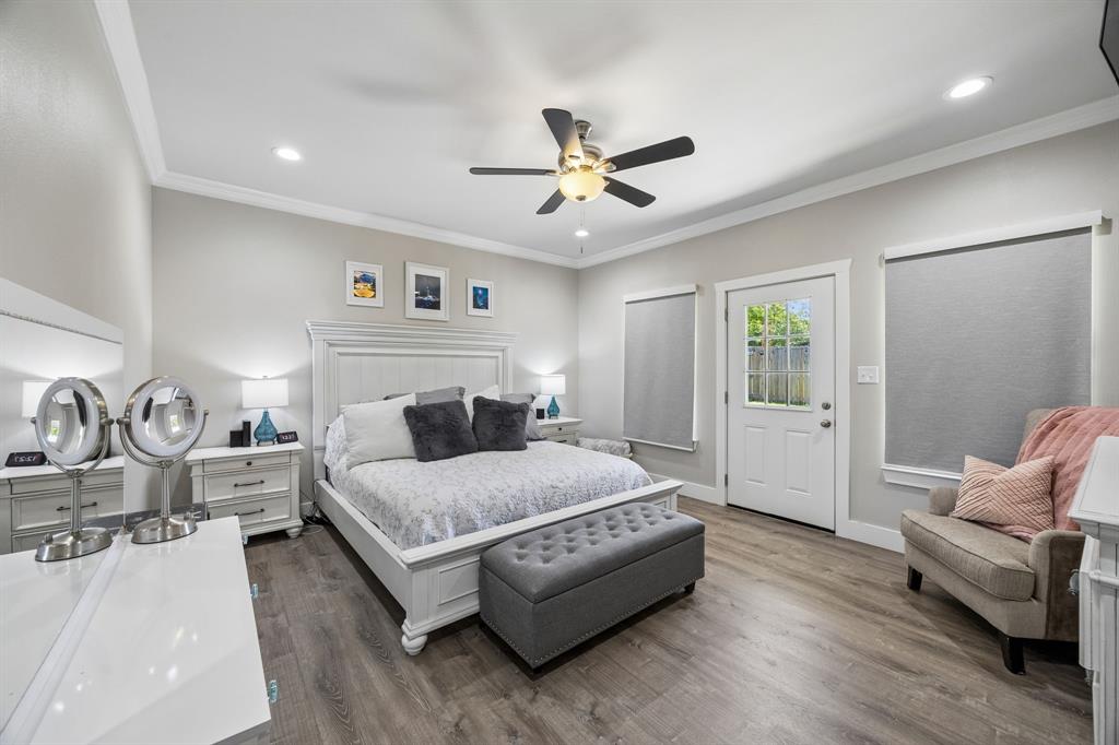 612 Frisco Road Sherman, TX 75090 - Photo 9 of 25 Primary Bedroom featuring wood-finish flooring, recessed lighting, a ceiling fan, and crown molding