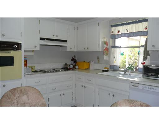 1811 North Park Road Hollywood, FL 33021 - Photo 4 of 11 Kitchen