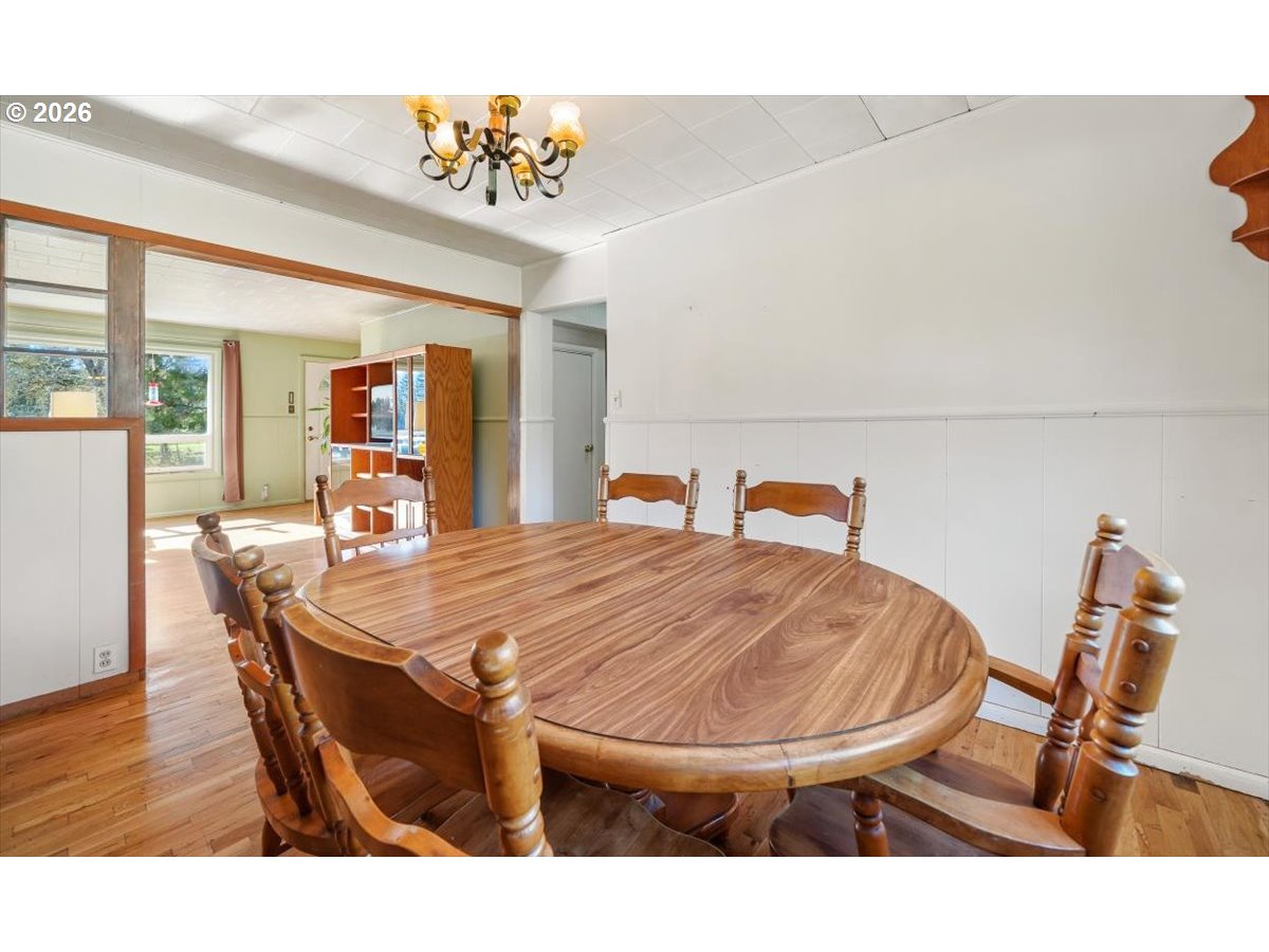 331 Hobbs Lane Glendale, OR 97442 - Photo 12 of 45