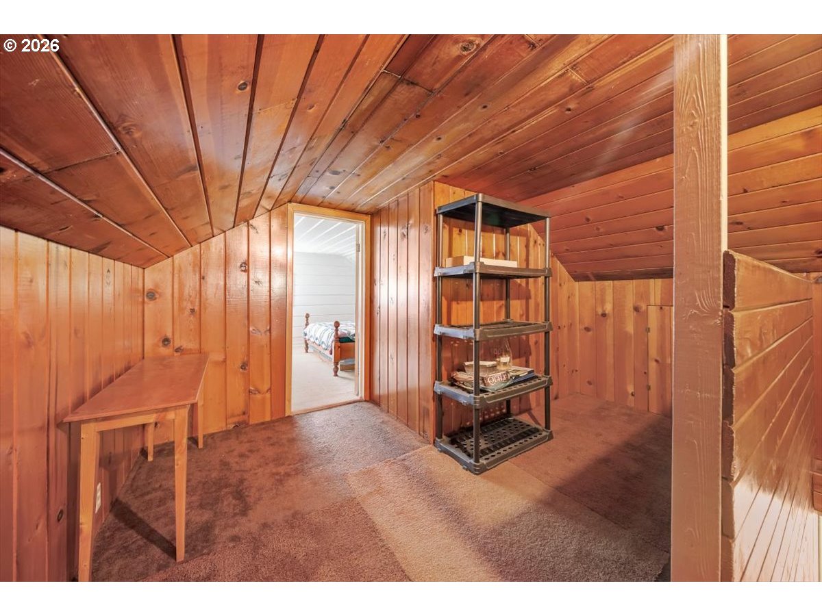 331 Hobbs Lane Glendale, OR 97442 - Photo 28 of 45 Loft