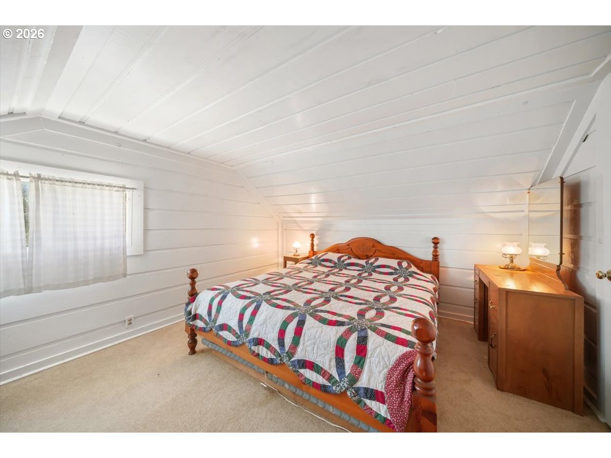 331 Hobbs Lane Glendale, OR 97442 - Photo 29 of 45 Bedroom