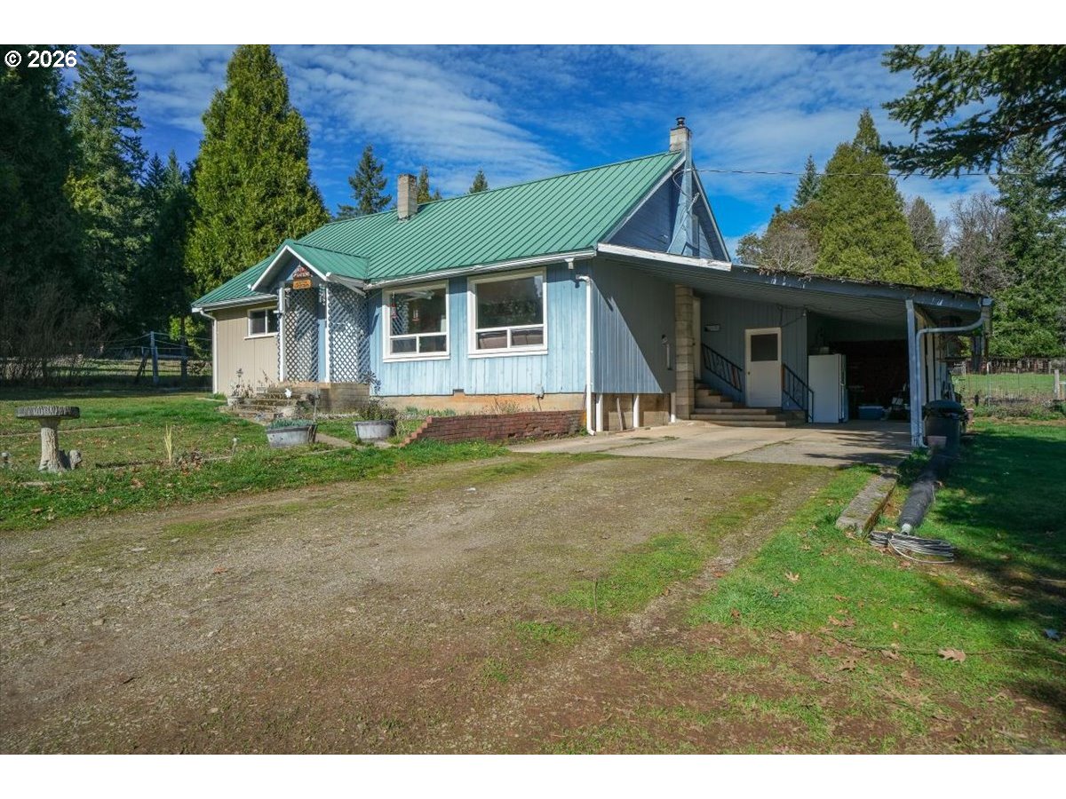 331 Hobbs Lane Glendale, OR 97442 - Photo 3 of 45