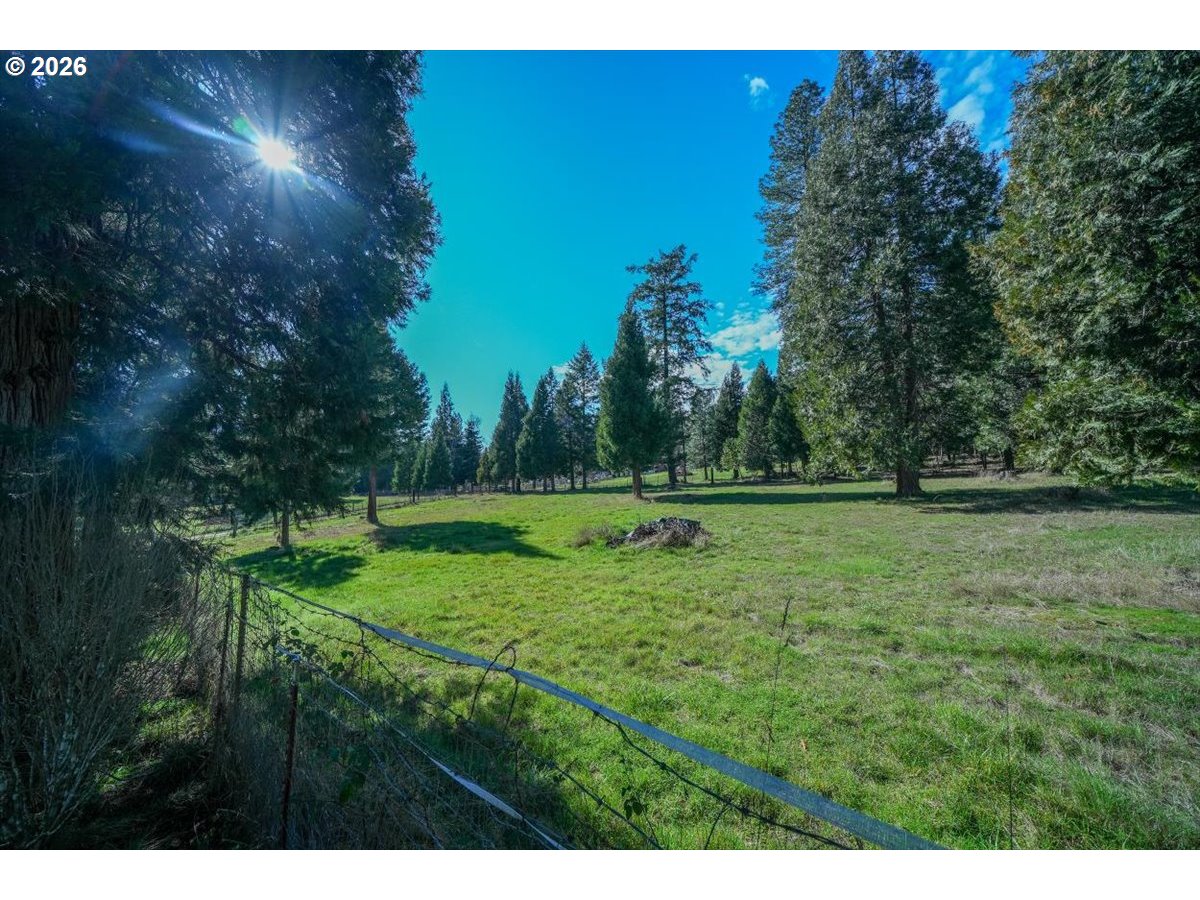 331 Hobbs Lane Glendale, OR 97442 - Photo 37 of 45