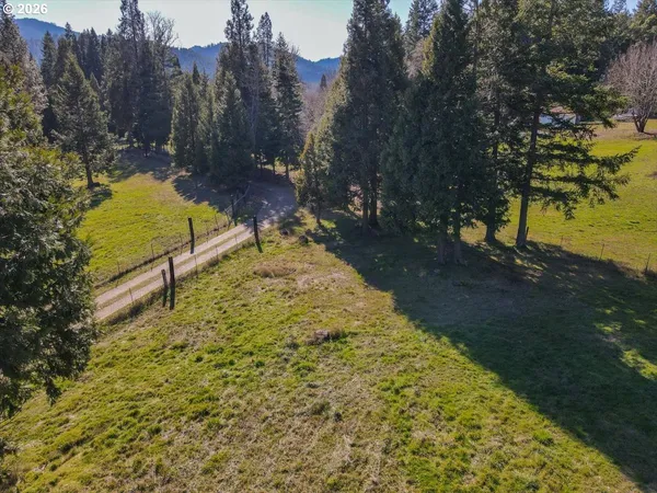 $314,900 | 331 Hobbs Lane, Glendale, OR 97442
