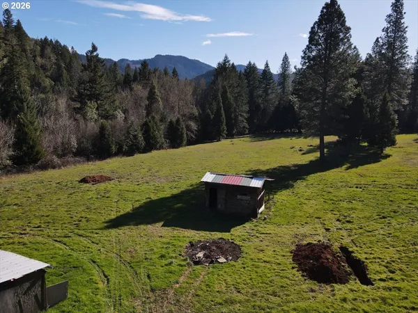 $314,900 | 331 Hobbs Lane, Glendale, OR 97442