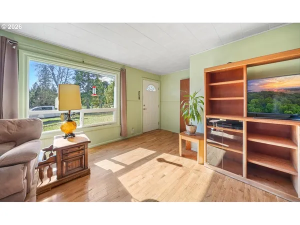 $314,900 | 331 Hobbs Lane, Glendale, OR 97442